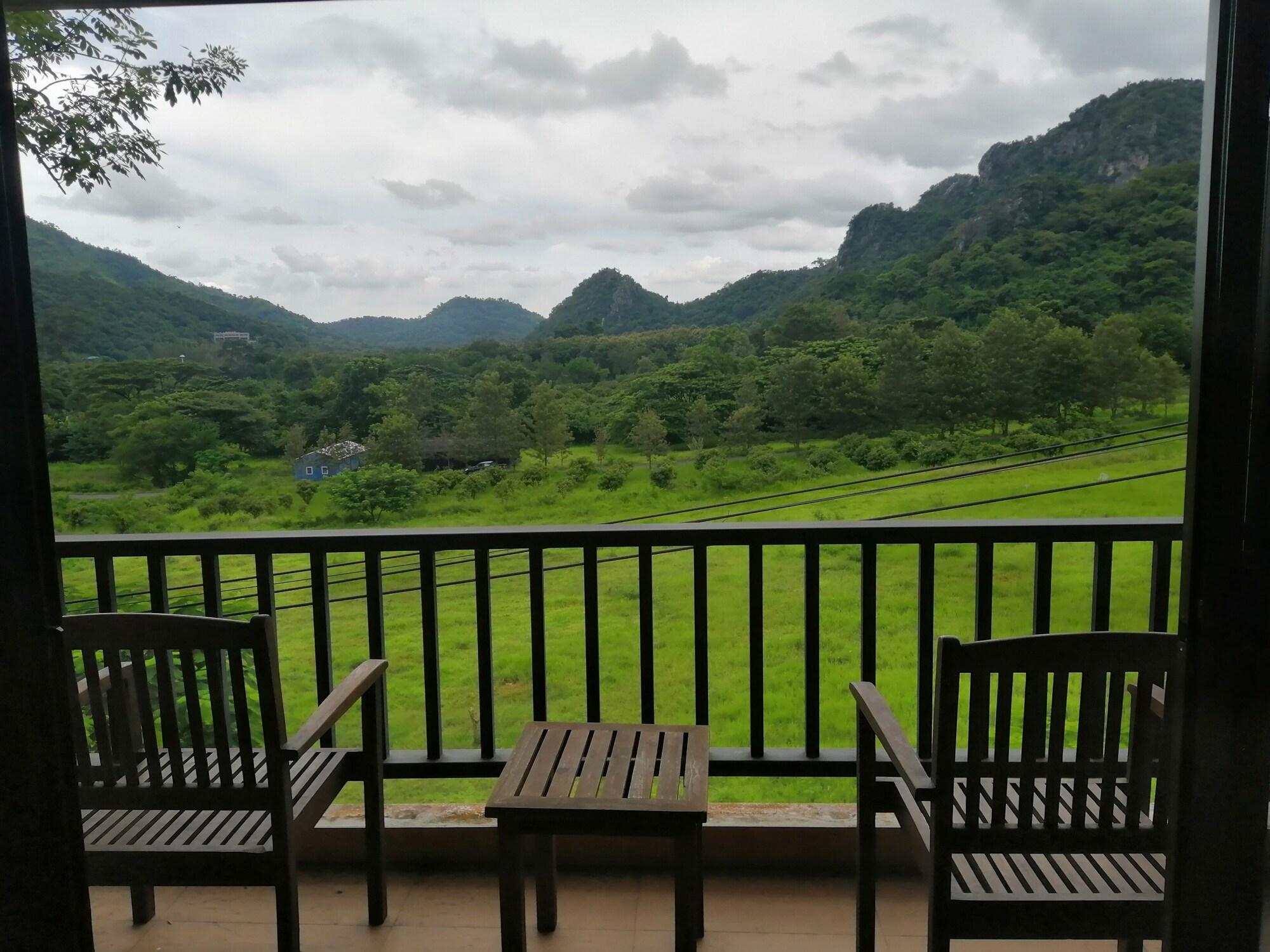 Cabbages & Condoms Khaoyai Resort Pak Chong Екстериор снимка