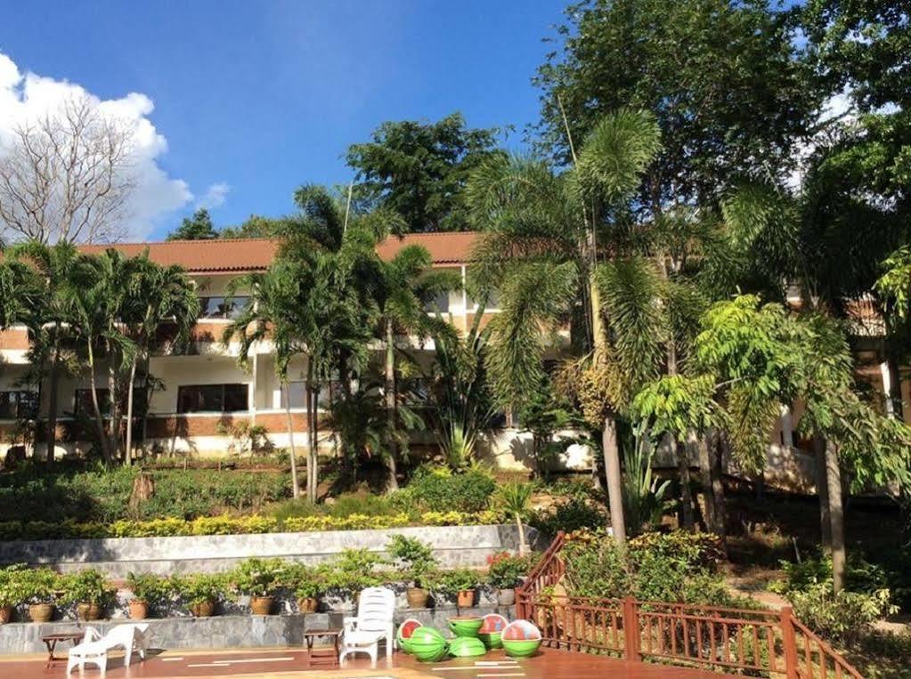 Cabbages & Condoms Khaoyai Resort Pak Chong Екстериор снимка