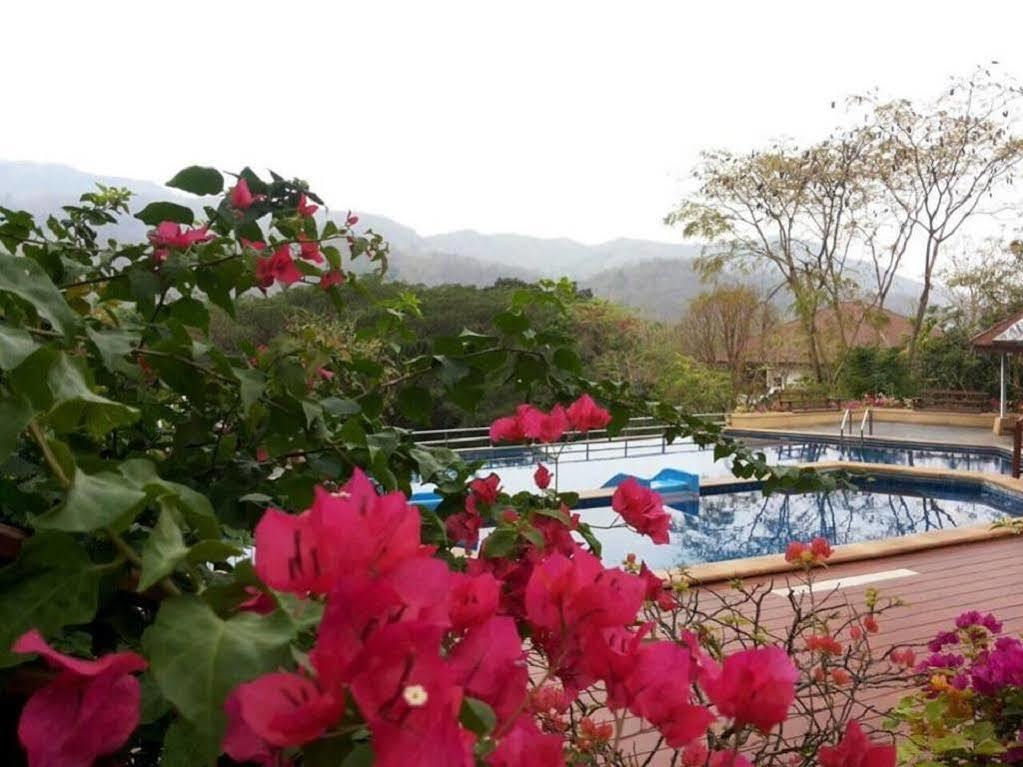 Cabbages & Condoms Khaoyai Resort Pak Chong Екстериор снимка